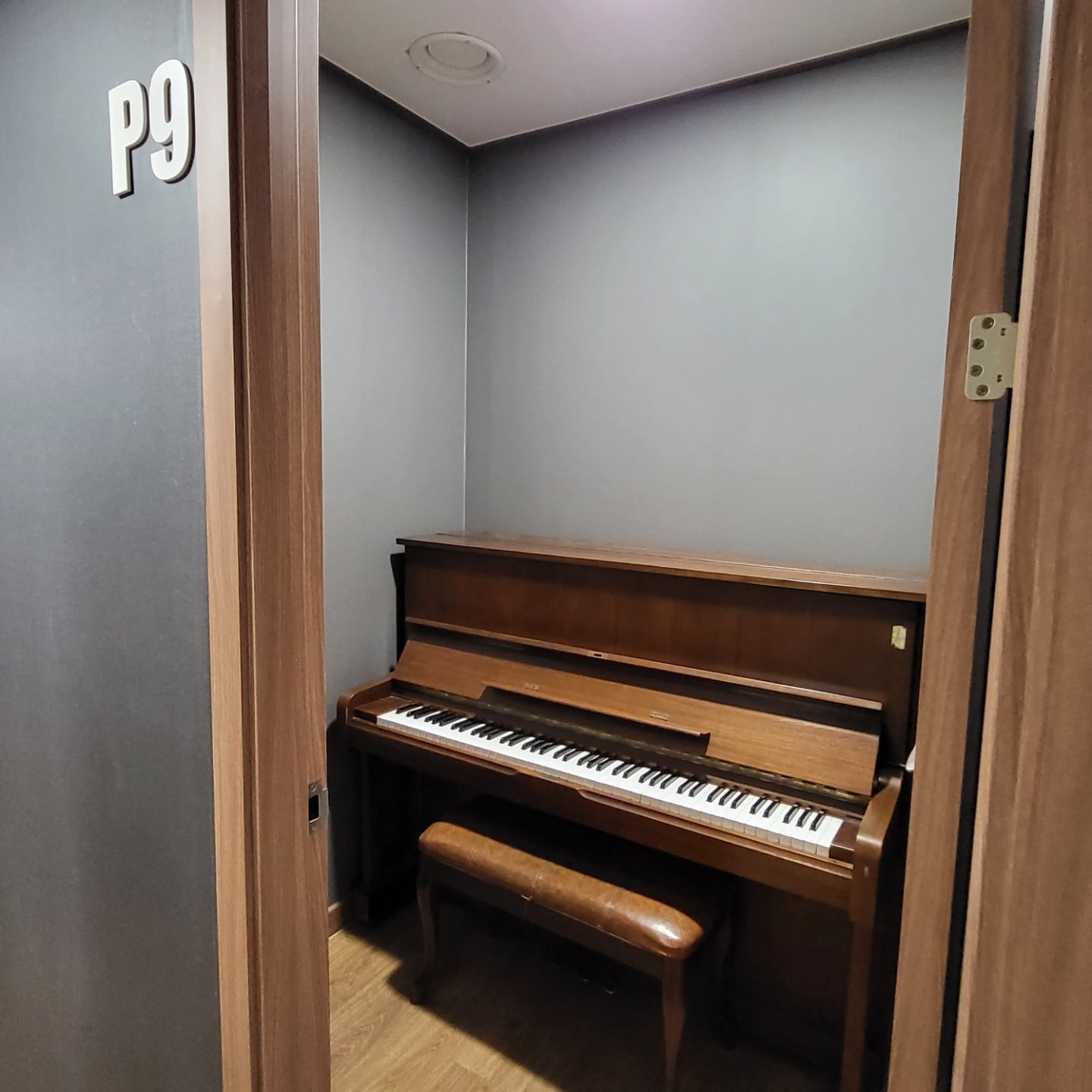 2층 연습실-(업라이트피아노).jpg