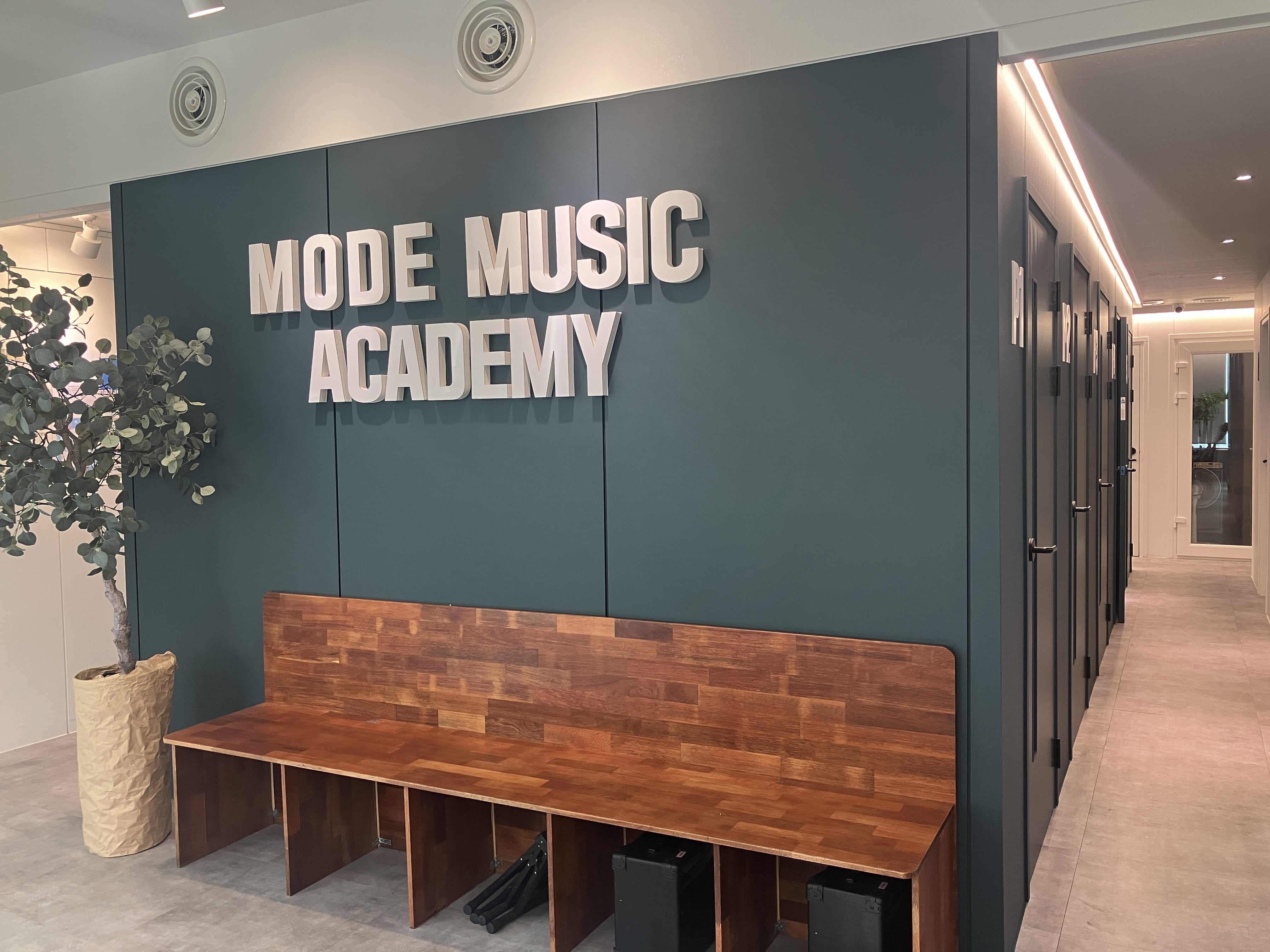 학원 로비.jpg