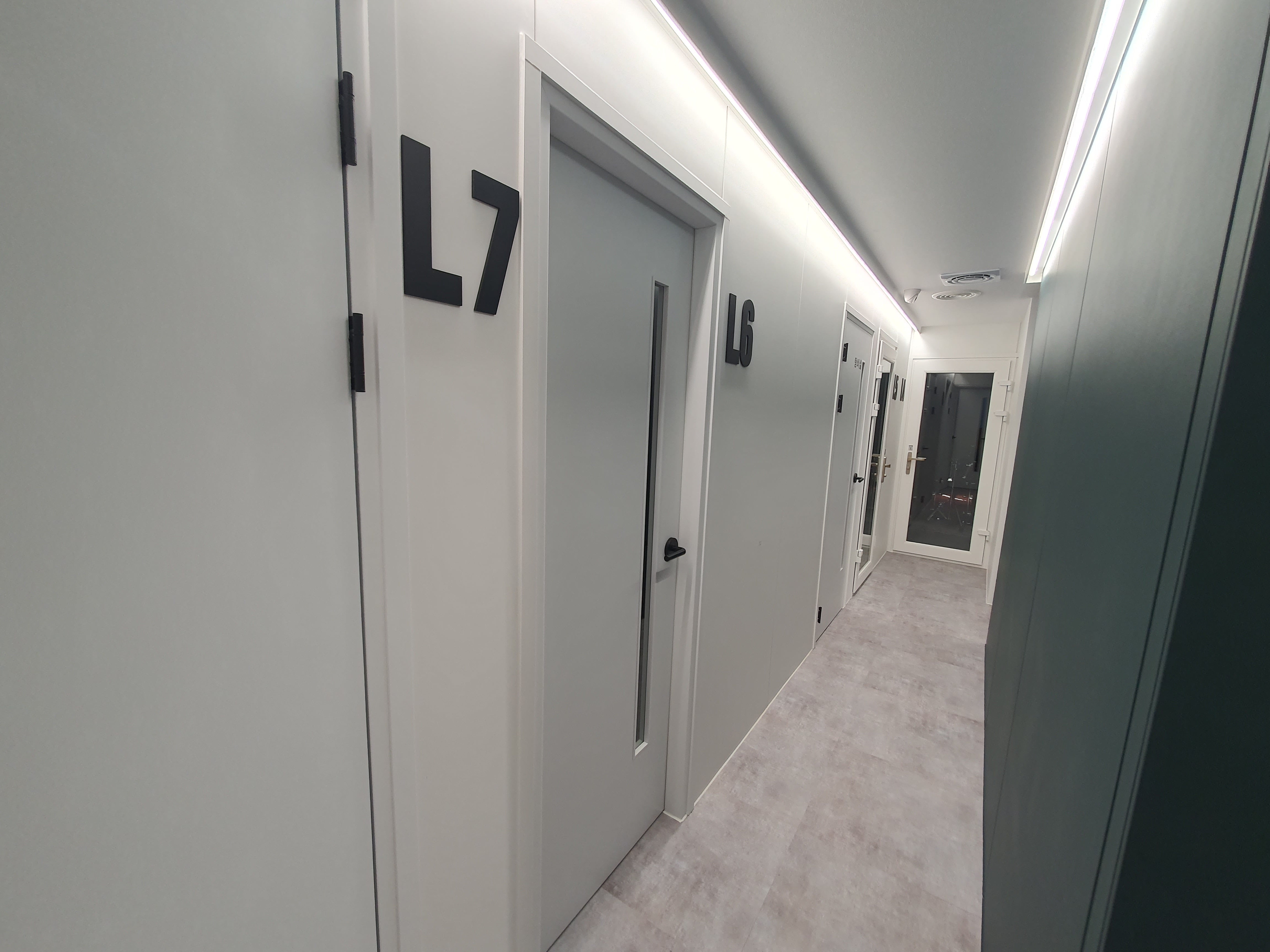 학원복도1 (3).jpg